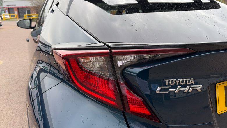 Toyota C-HR 1.8 Hybrid Design 5dr CVT Hybrid Hatchback